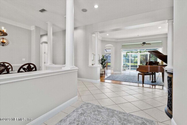Building Photo - 3826 Reedpond Dr N