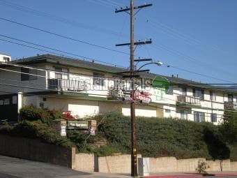 Primary Photo - 1016 Cliff Dr