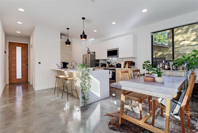 Foto del edificio - 2709 E 14th St