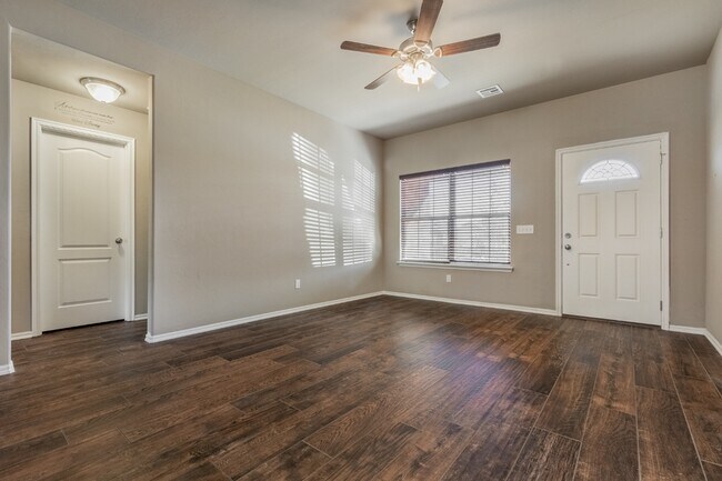 Foto del edificio - 2909 Cider Mill Ln