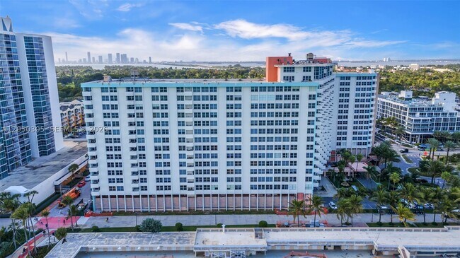 Foto del edificio - 2899 Collins Ave