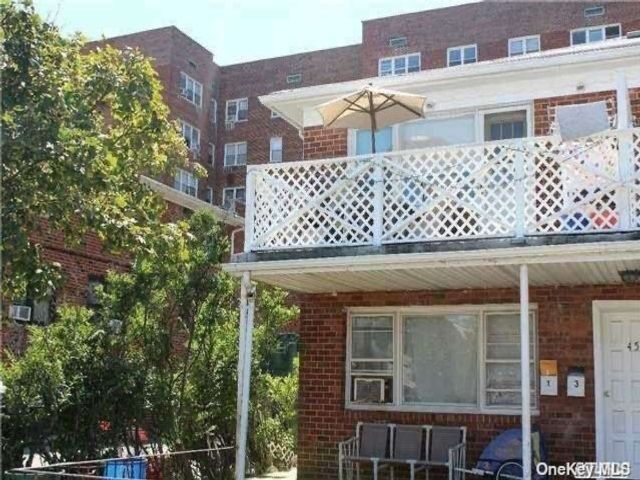 Foto del edificio - 458 E Broadway