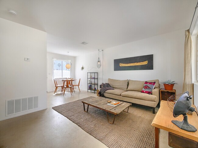 Foto del edificio - 277 East Racquet Club Road