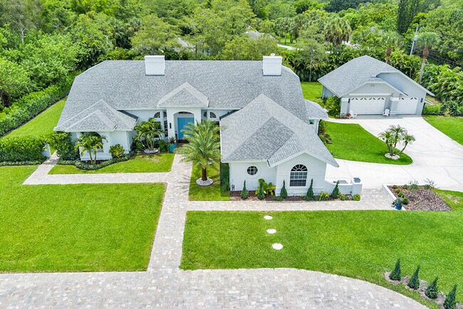 Foto del edificio - 8852-8154 154th Rd N