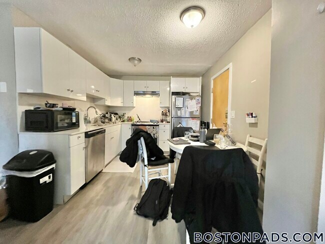 Foto del edificio - 226 Parker Hill Ave