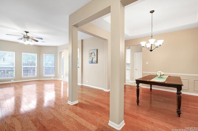 Foto del edificio - 5 Willow Heights Dr