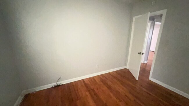 Building Photo - Great location! Must See  3BD-2 BA