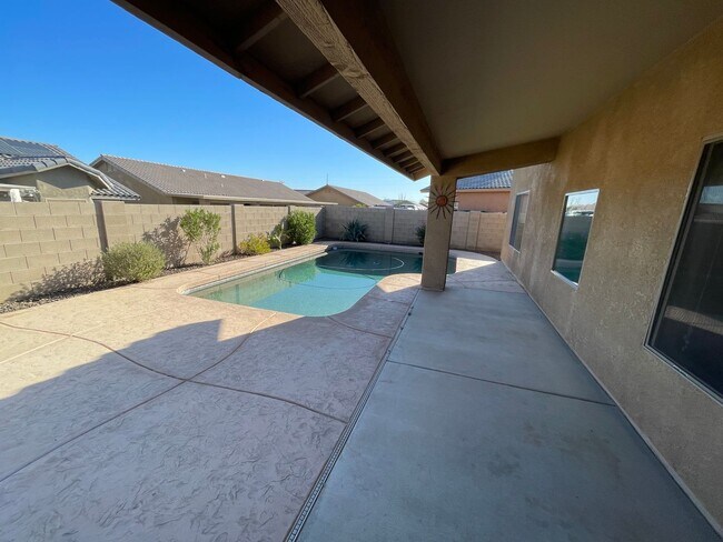 Building Photo - Ocotillo Luxury 3 Bedroom Pool Home