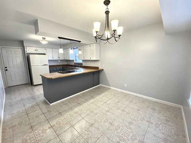 Building Photo - LEASING