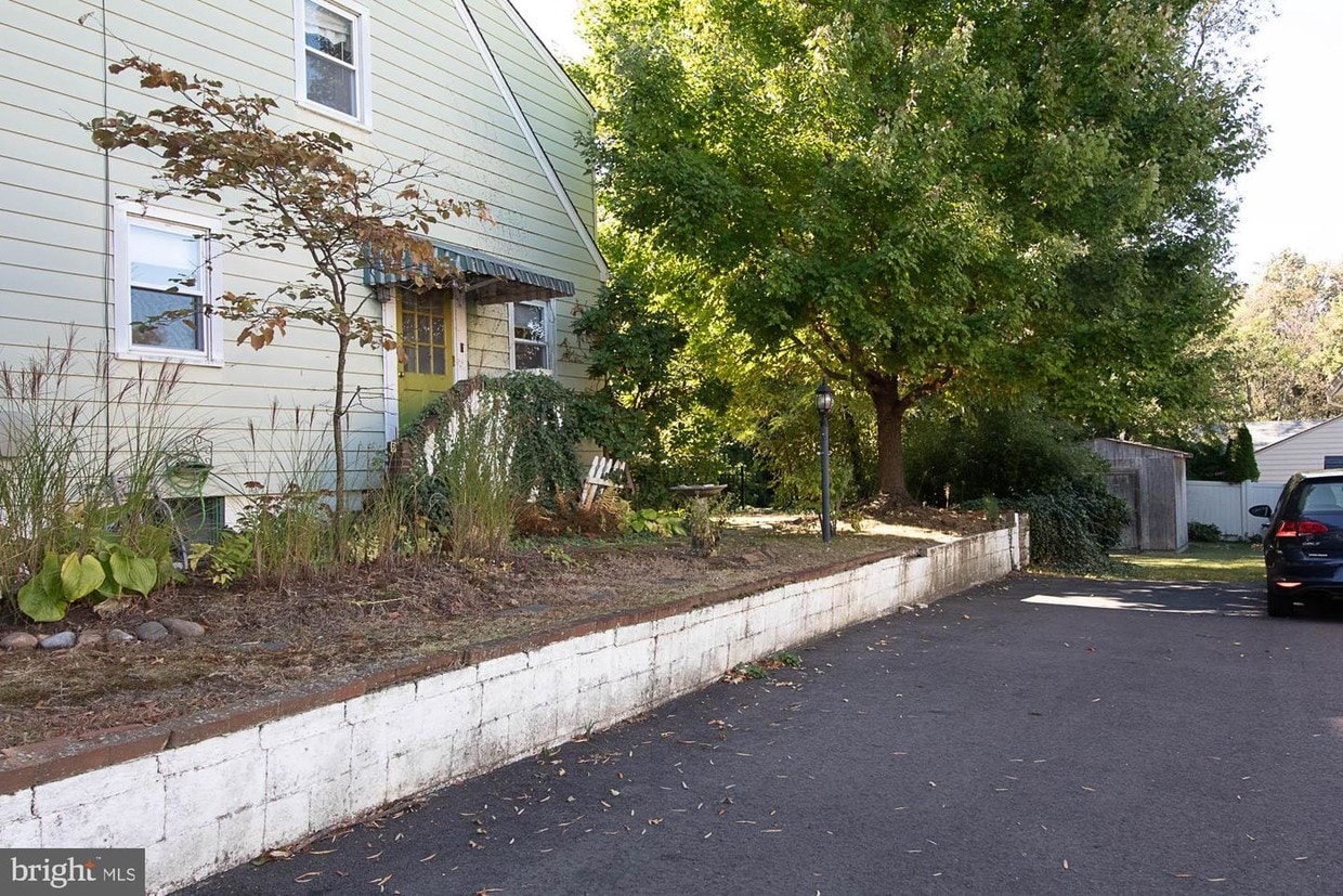 119 E Coulter Ave, Collingswood, NJ 08108 Room for Rent in