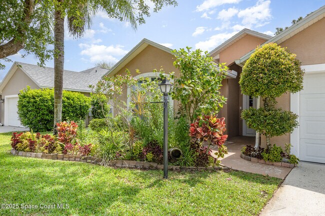 Foto del edificio - 936 Tavernier Cir NE