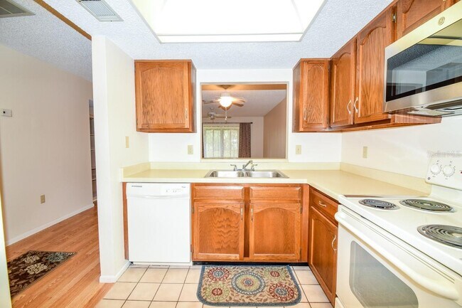 Foto del edificio - 4416 Spicewood Dr