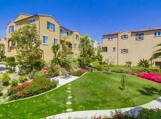 Building Photo - 2 Bedroom Oceanside Condo in Gated Community