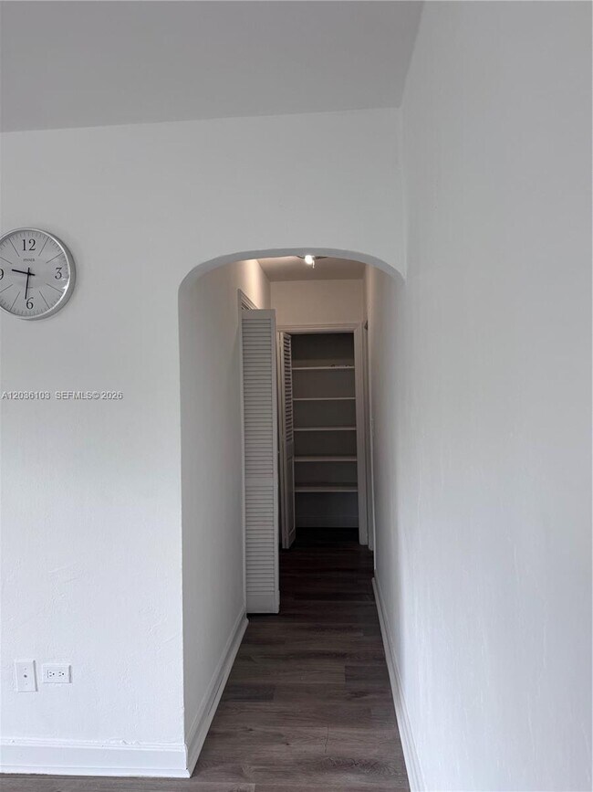 Foto del edificio - 1238 NE 110th St