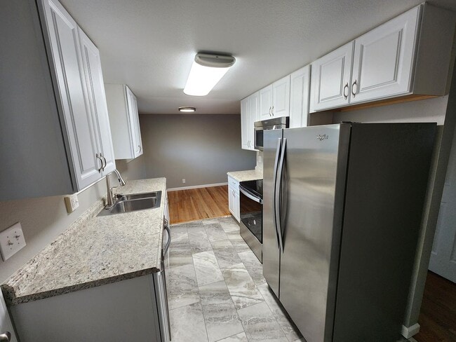 Building Photo - 4901 Circle Dr