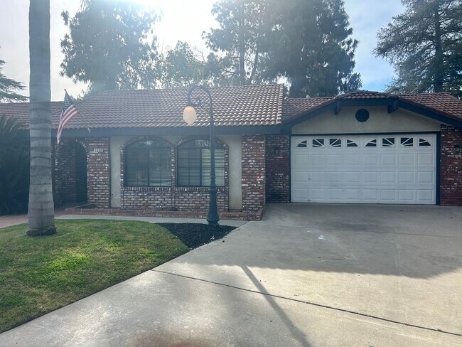 Building Photo - Single Family Home