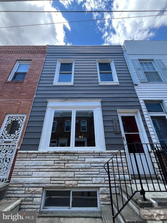 Building Photo - 2442 S Camac St