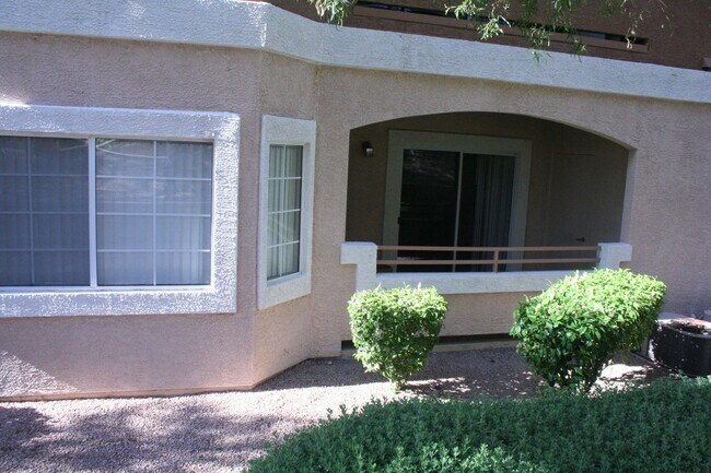 Foto del edificio - 2 Bed, 2 Bath, downstairs, 1 Story Unit, 1...