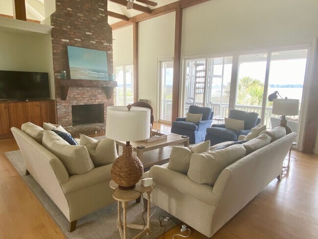 Foto del edificio - 2830 Jenkins Point Rd