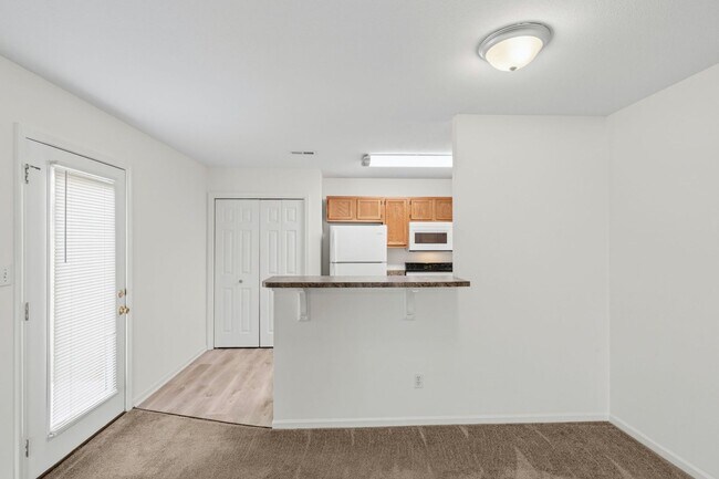 Foto del edificio - 5004-5006 Betty Jean Way