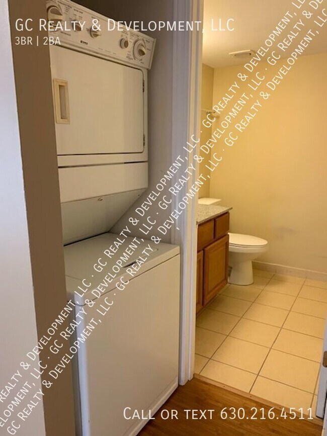 Building Photo - 1012 Bayside Dr