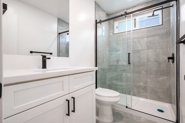 Bathroom - 3112 S Canfield Ave