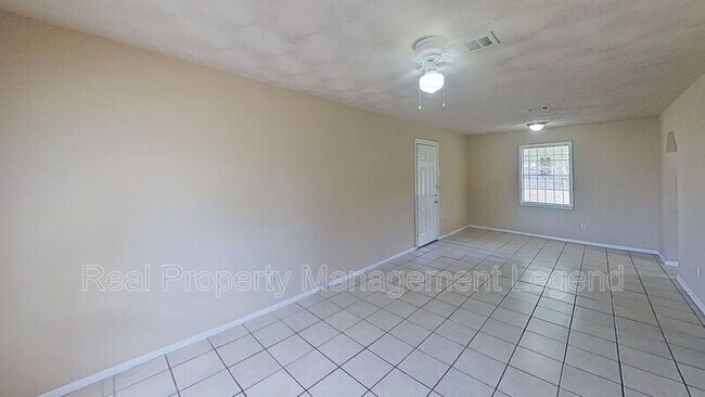 Foto del edificio - 6211 Godfrey Ave
