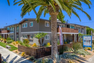 Palm View Village - 8