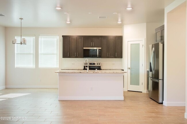 Building Photo - 7006 Sentinel Ave