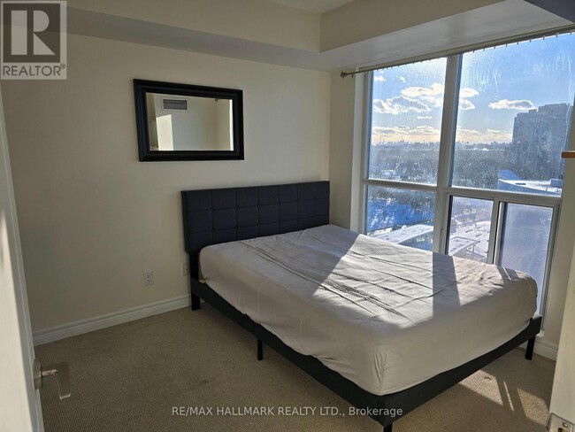 Building Photo - 60 Town Centre Court