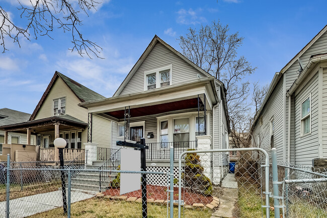 Building Photo - 10449 S Wabash Ave