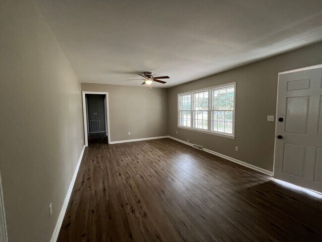 Foto del edificio - 4 Bedrooms, 1 Bathroom - Home in West Rome!