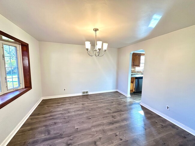 Building Photo - Updated 3 Bedroom in Penn Hills - Off-Stre...