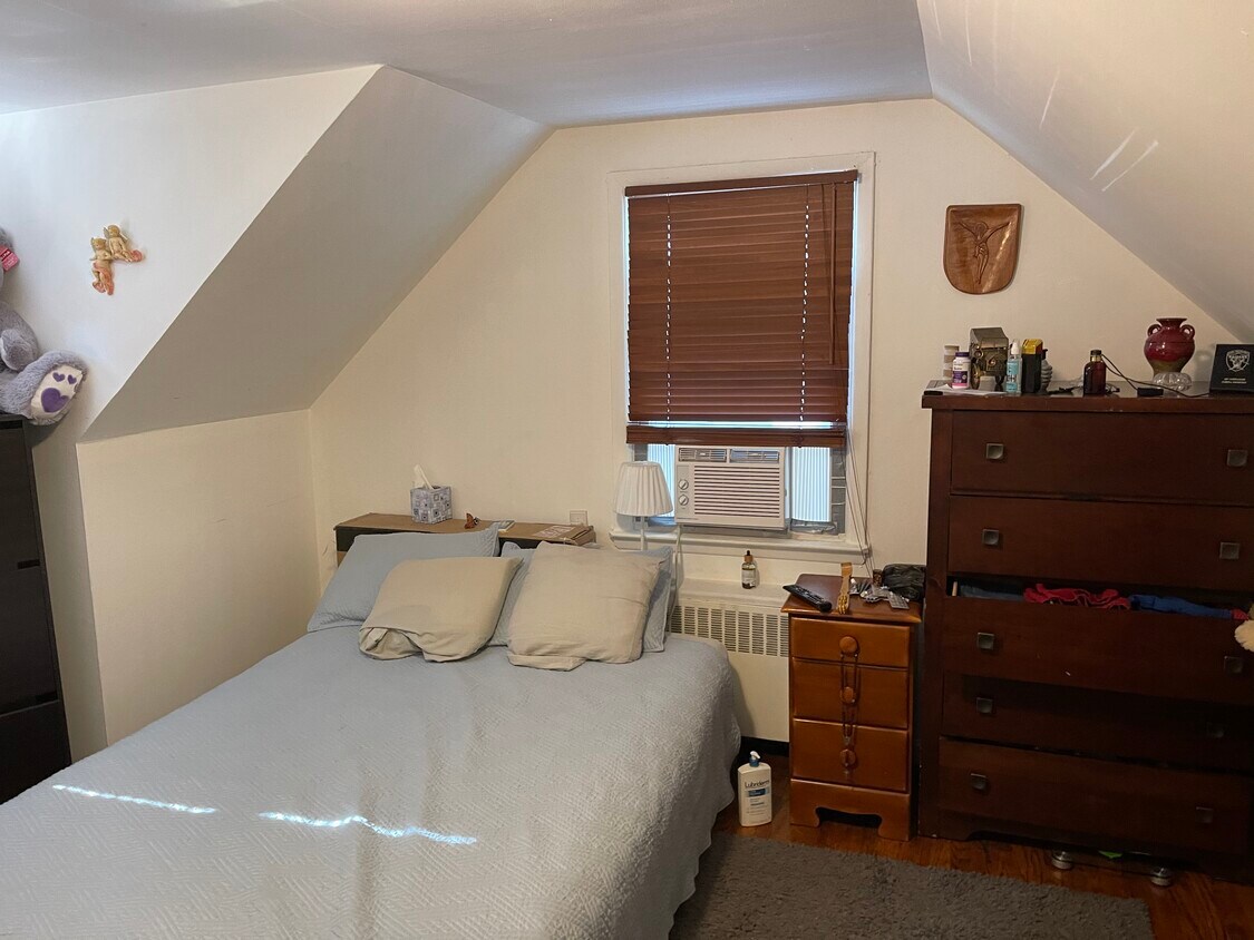 225 Travis Ave, Elmont, NY 11003 House for Rent in Elmont, NY