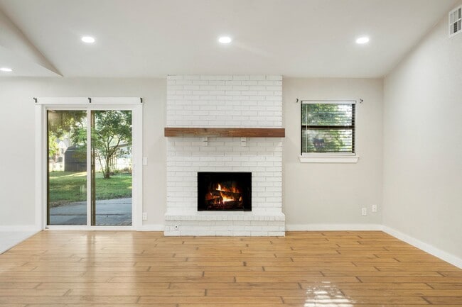 Building Photo - 1811 S 148th W Ave