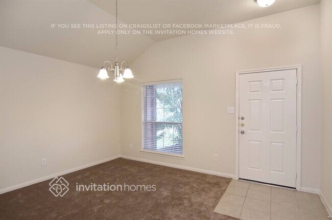 Foto del edificio - 915 Lancaster Lake Dr