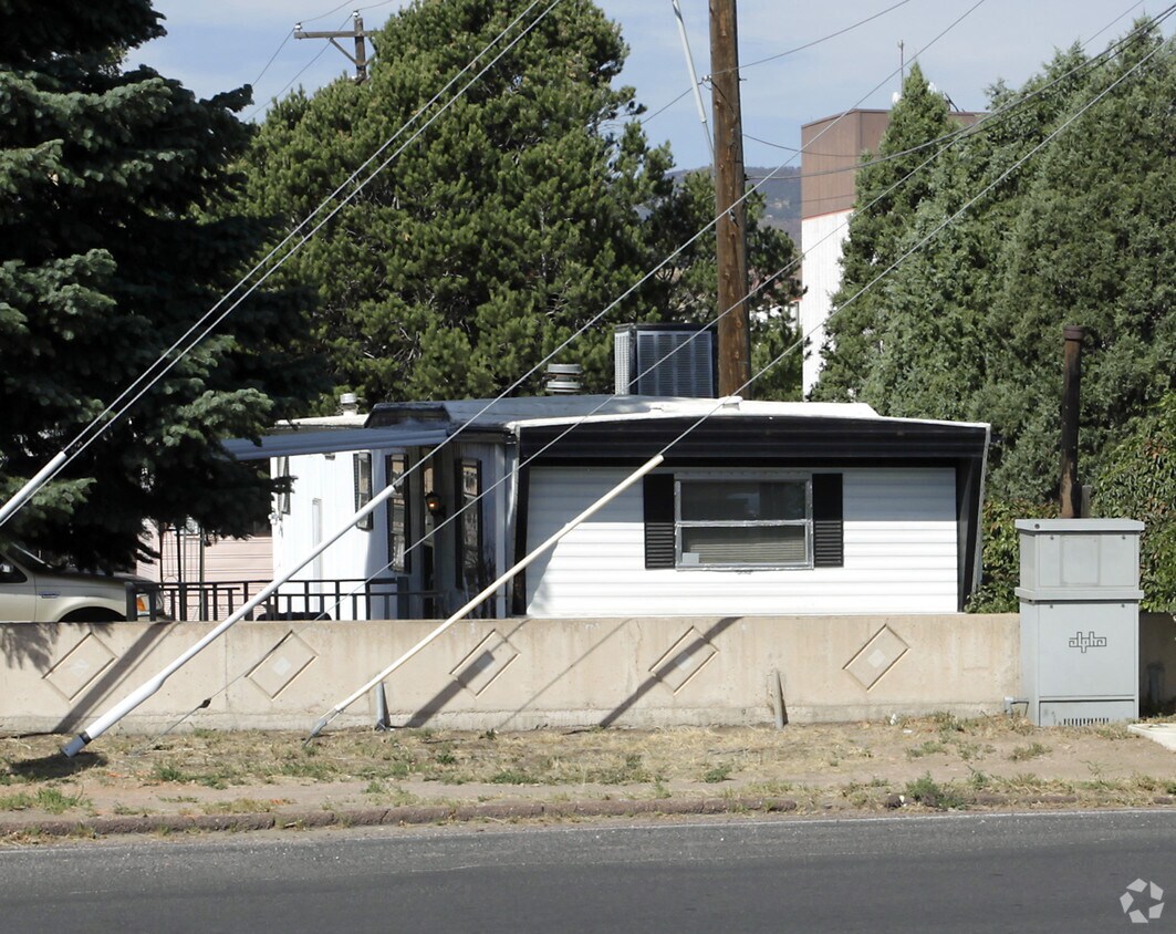 Building Photo - 3000 N Cascade Ave