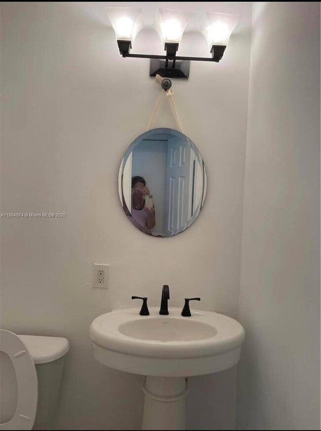 Building Photo - 845 NW 46th Ave