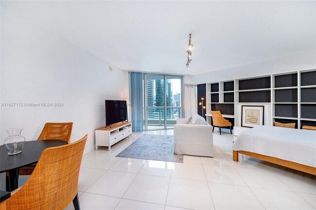 Foto del edificio - 475 Brickell Ave