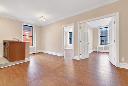 Foto del edificio - 305 E 76th St