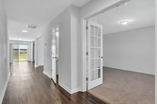 Building Photo - Modern 4-Bedroom Home in Butler Knoll in I...
