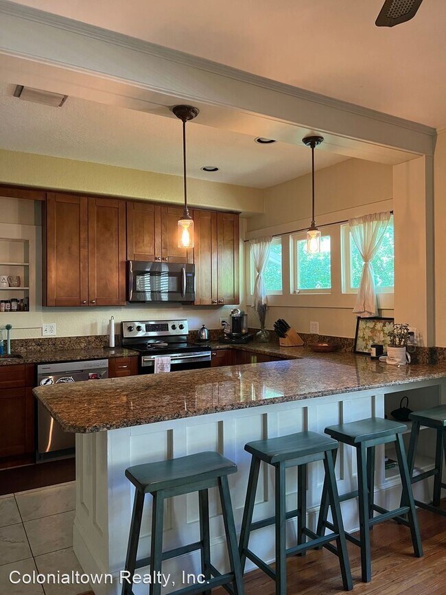 Foto del edificio - 2 br, 2 bath House - 711 Greenwood Street