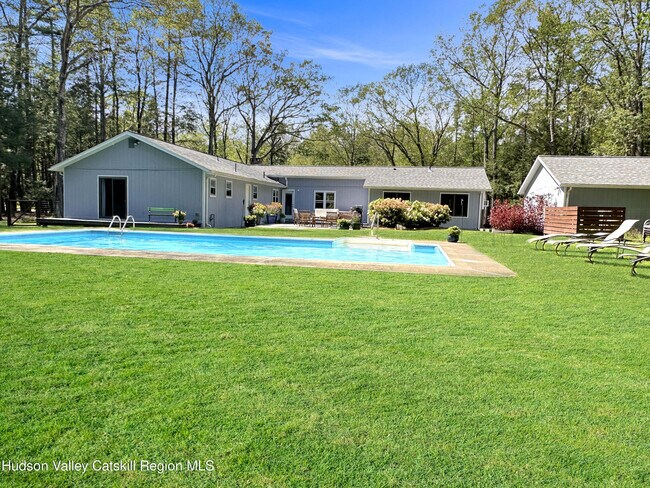 Foto del edificio - 64 Meher Cir