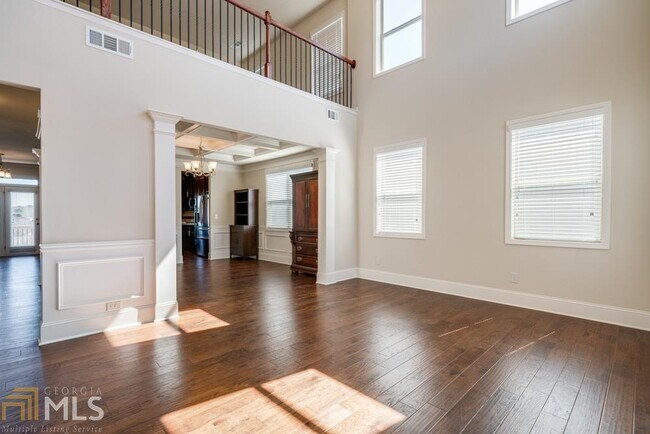 Building Photo - 4215 Miramount Overlook
