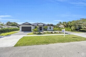 Building Photo - 504 Greenway Dr