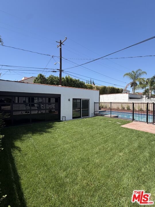 Building Photo - 313 S Peck Dr