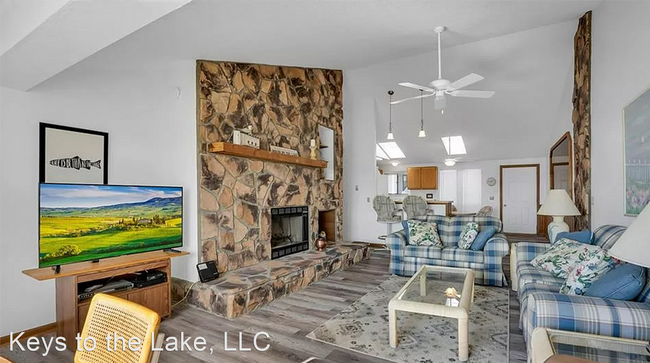 Foto del edificio - 3 br, 2 bath House - 821 Winn Rd #10L