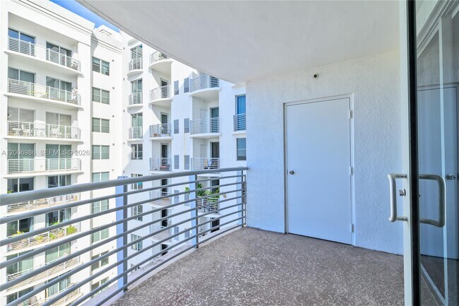 Foto del edificio - 1830 Radius Dr