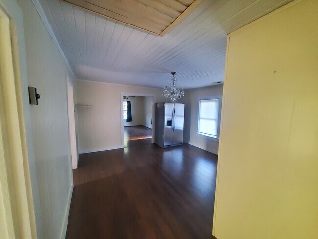 Building Photo - 1040 Franks Ln