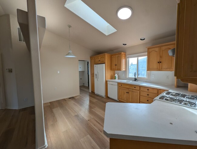 Foto del edificio - Scappoose House-Newly Remodeled-1/2 off 1s...